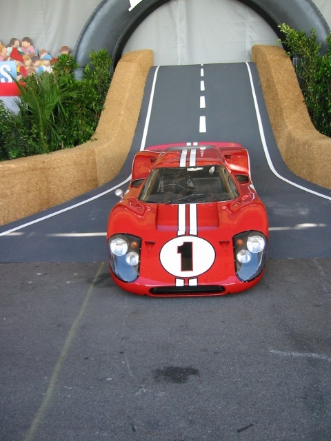 Ford's exhibit of the GT-40:   real car, fake road.